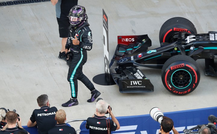 VC Ruska: Hamilton víťazom kvalifikácie. V prvom rade aj Verstappen